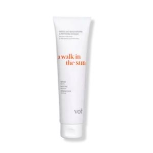 Voir A Walk in the Sun Moisturizing & Repairing Hair Masque 5.3floz
